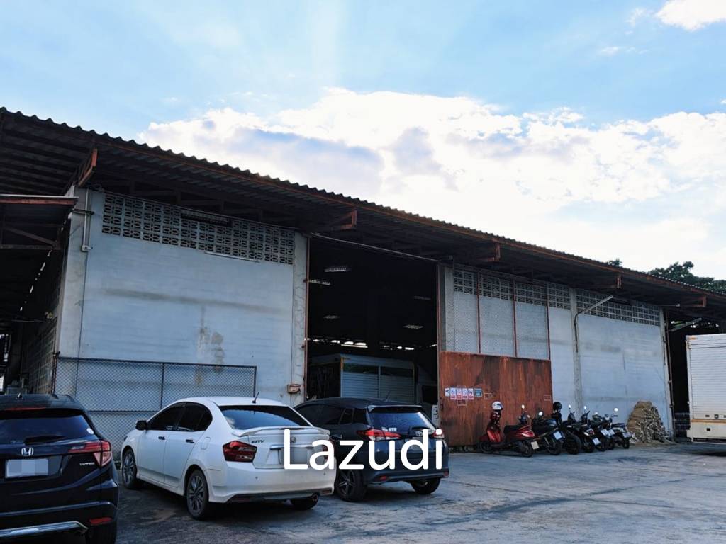 Warehouse for Sale in a Prime Location Near Lan Muang Market