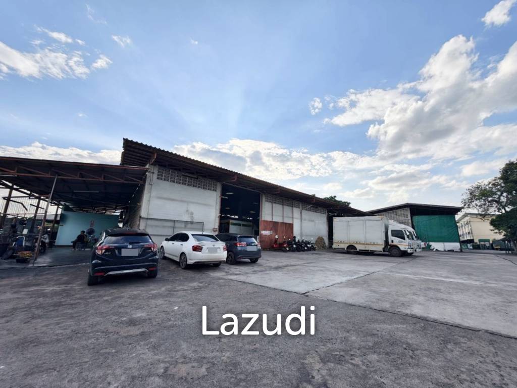 Warehouse for Sale in a Prime Location Near Lan Muang Market