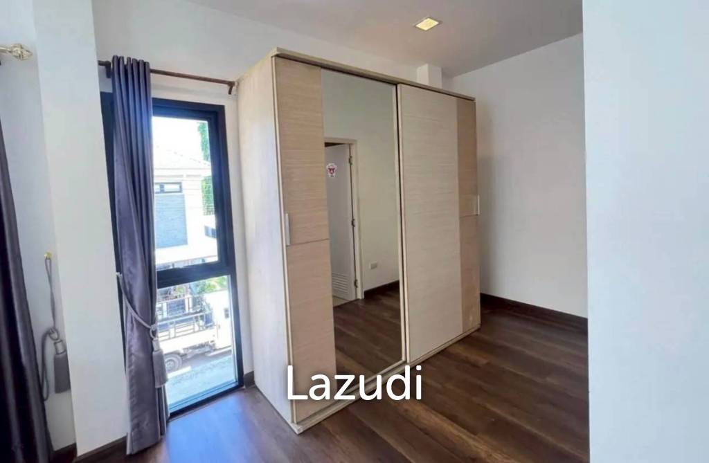 Modern 2-Story Detached House at Uraiwan Grand Villa