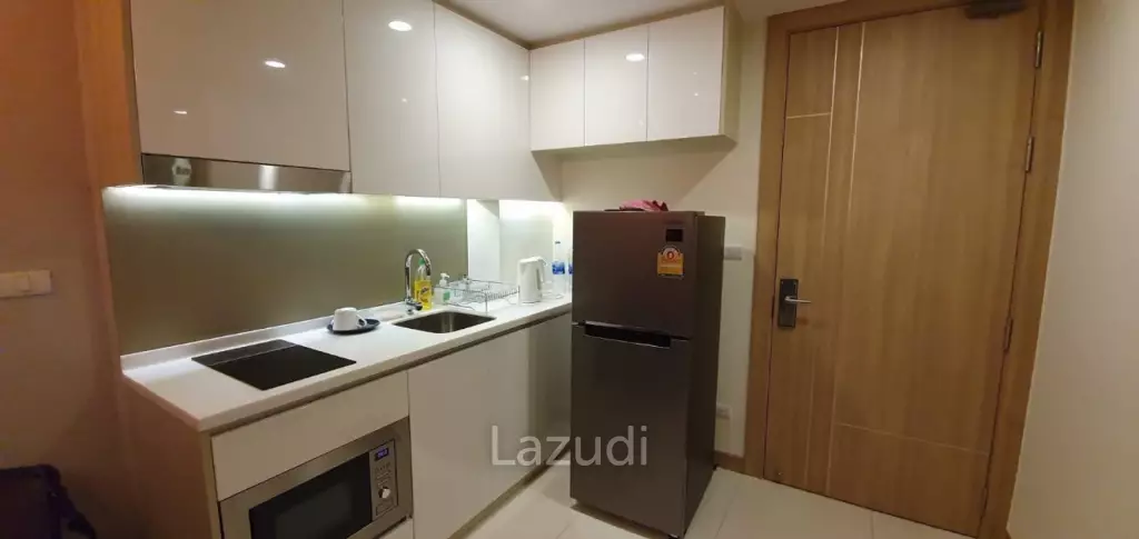คอนโดหรู 1 ห้องนอน วิวทะเล พร้อมที่พัก โครงการ ริเวียร่า