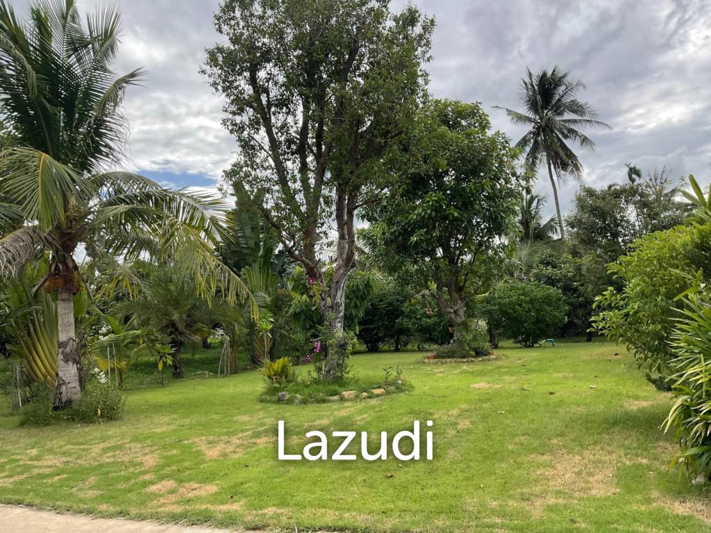 2 Storey Thai Style house with big land plot at Kuiburi