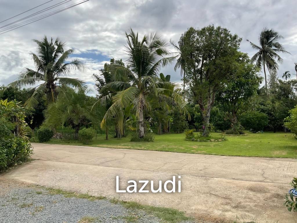 2 Storey Thai Style house with big land plot at Kuiburi