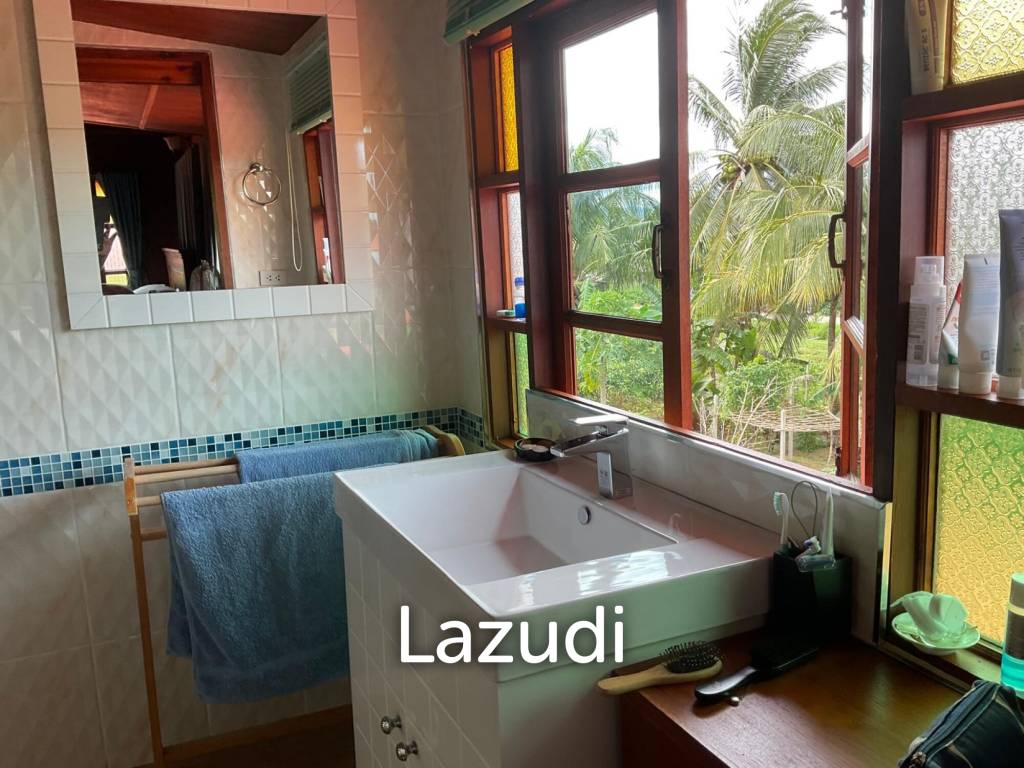 2 Storey Thai Style house with big land plot at Kuiburi