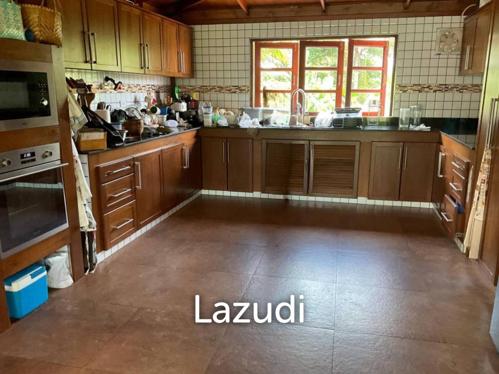 2 Storey Thai Style house with big land plot at Kuiburi