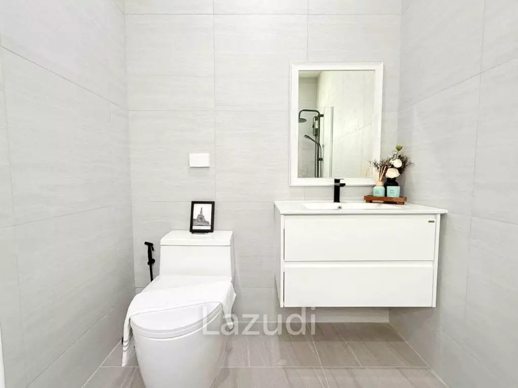 Newly Renovated Modern Luxury Detached House