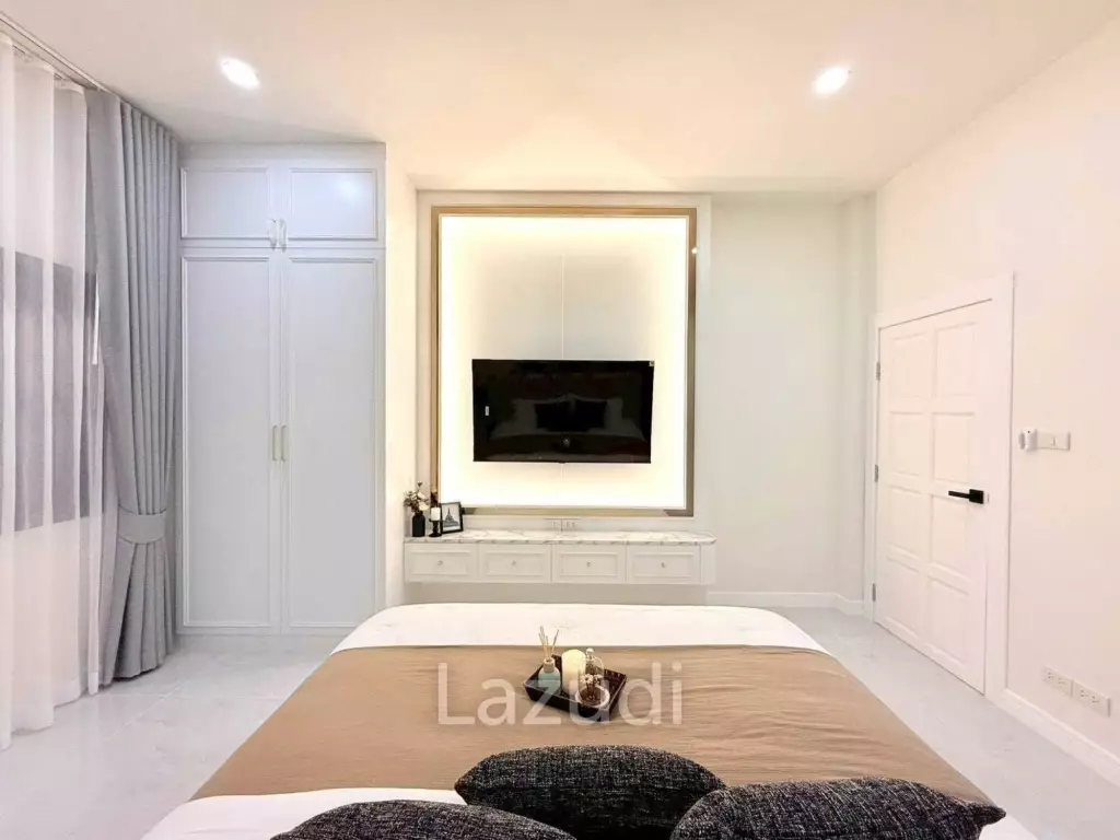 Newly Renovated Modern Luxury Detached House