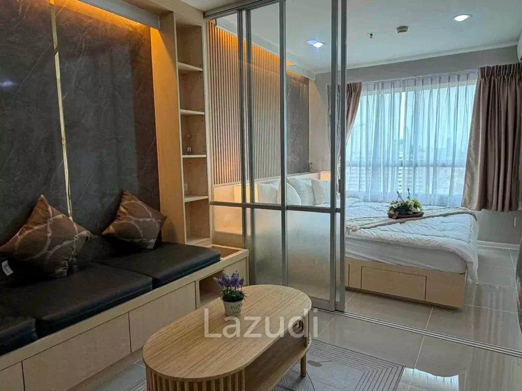 คอนโดวิวทะเล 1 ห้องนอนปรับปรุงใหม่ที่ลุมพินีซีวิวจอมเทียน