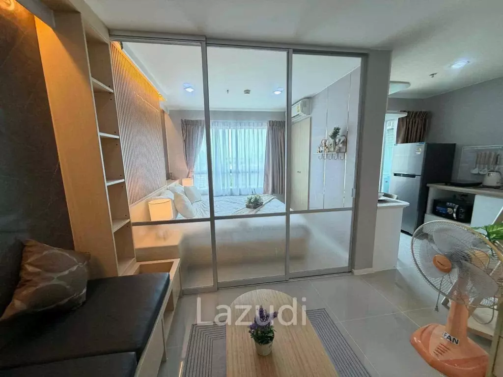 คอนโดวิวทะเล 1 ห้องนอนปรับปรุงใหม่ที่ลุมพินีซีวิวจอมเทียน