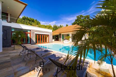 1,400 Kvm 5 Seng 5 Bad Villa for Salg