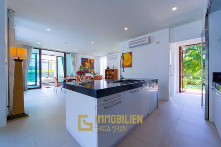 Surface habitable de 480 m² / 5 chambres + 5 salles de bains / Terrain de 1 400 m²