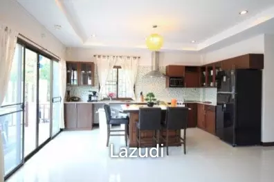 Great Design 3 Storey Pool Villa with great views