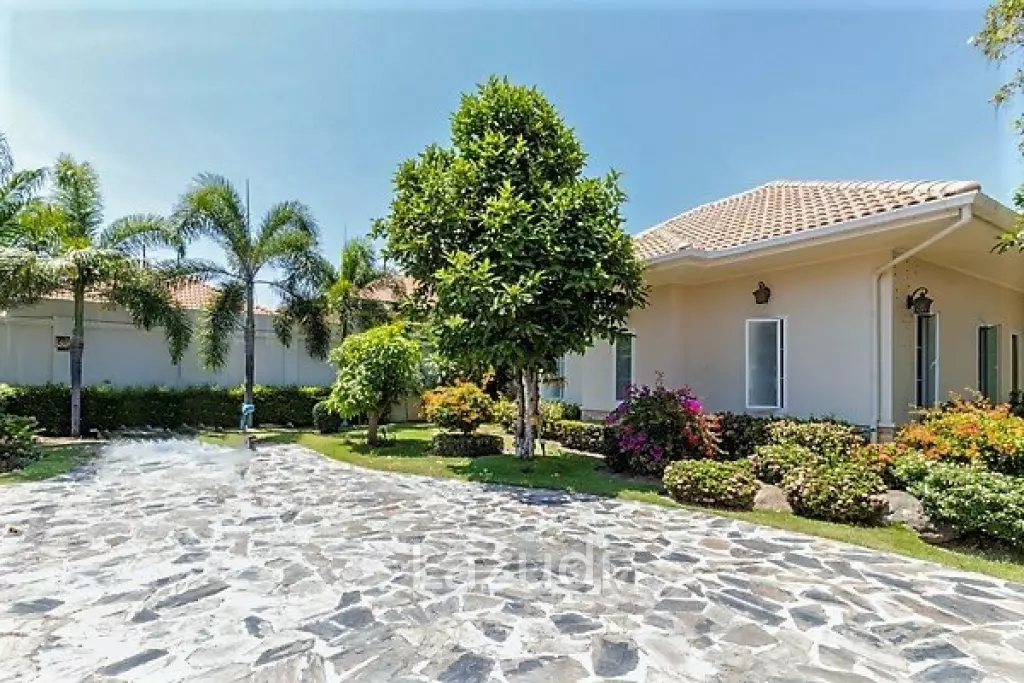 HANA VILLAGE 1: Highest Quality 5 Bed Pool Villa