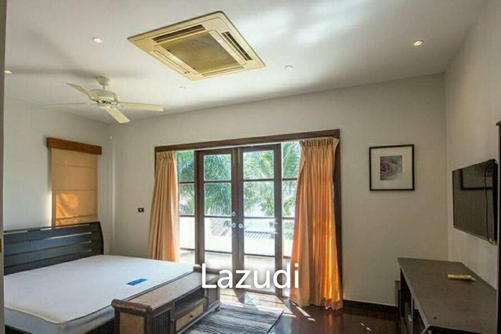 Luxury 4 Bed Pool Villa on Large Land Plot