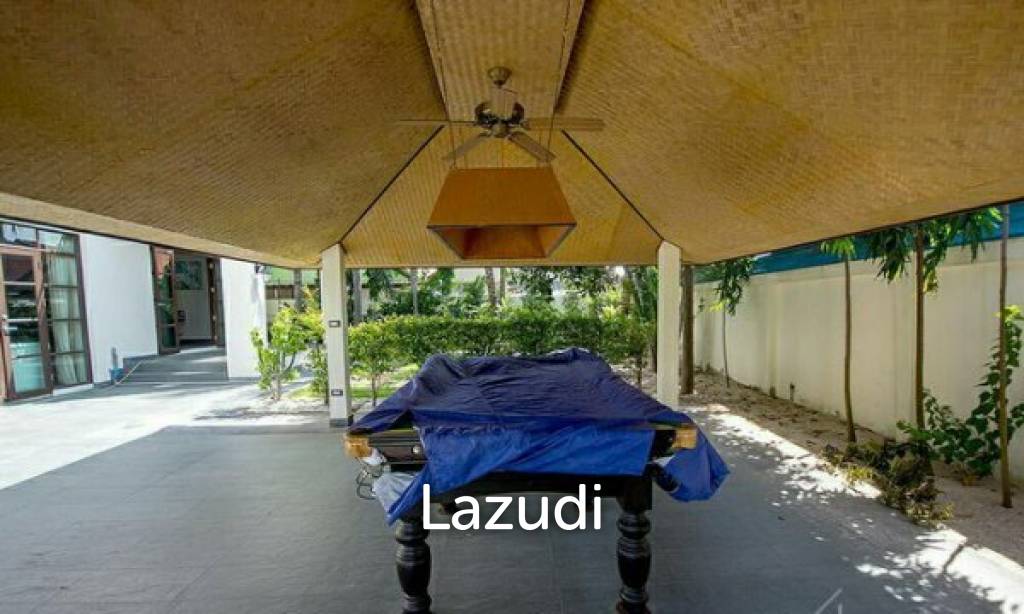 Luxury 4 Bed Pool Villa on Large Land Plot