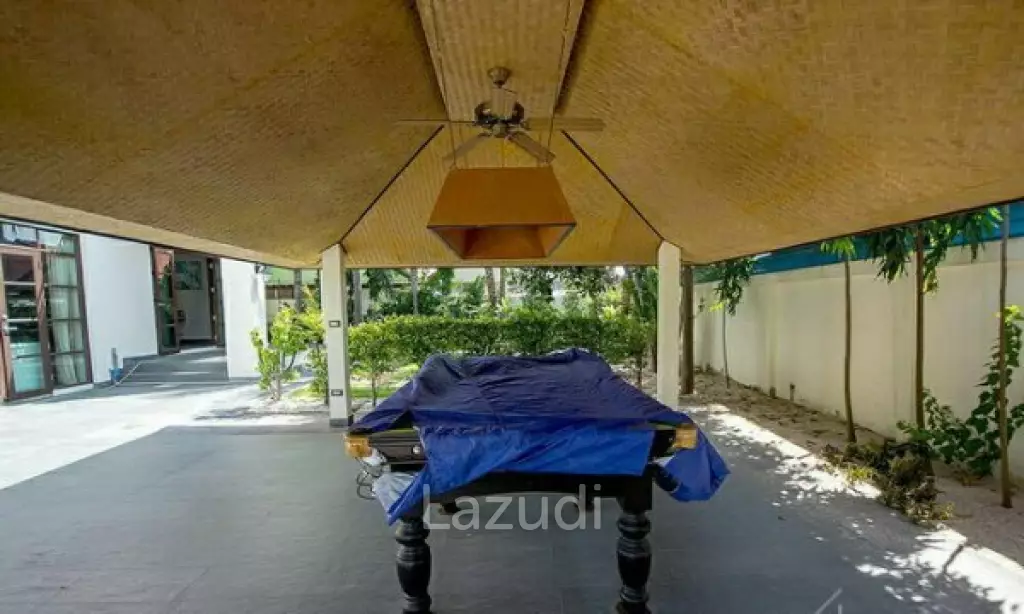 Luxury 4 Bed Pool Villa on Large Land Plot