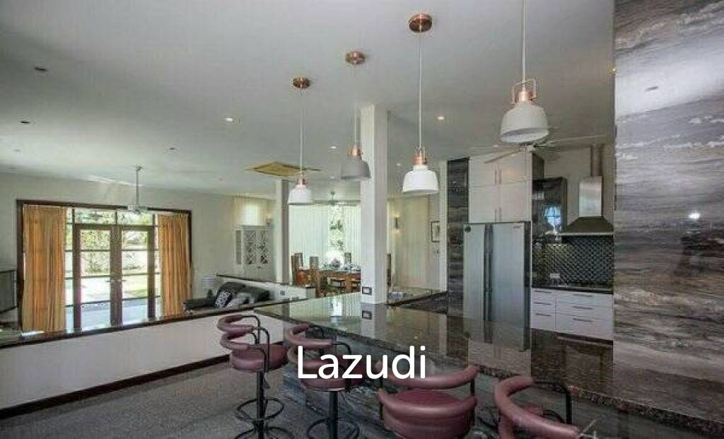 Luxury 4 Bed Pool Villa on Large Land Plot