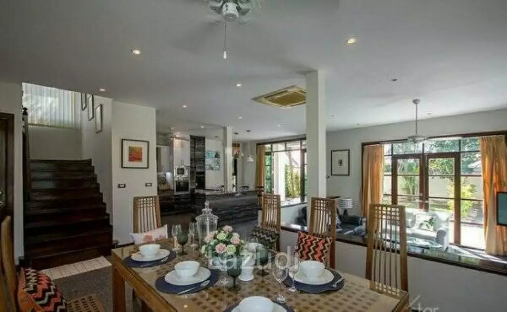 Luxury 4 Bed Pool Villa on Large Land Plot