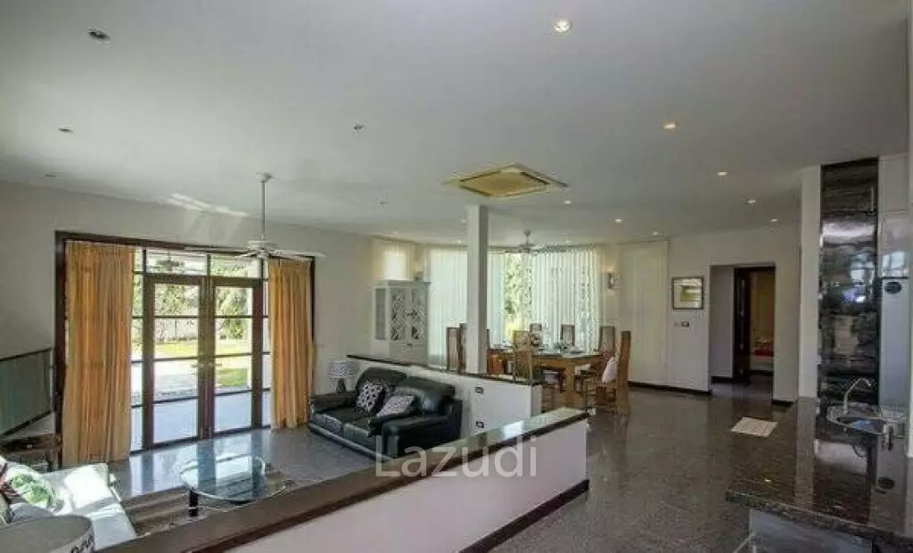 Luxury 4 Bed Pool Villa on Large Land Plot