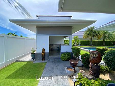 THE CLOUDS: Luxury 3 Bed Pool Villa Plus 4th Bedroom Guesthouse