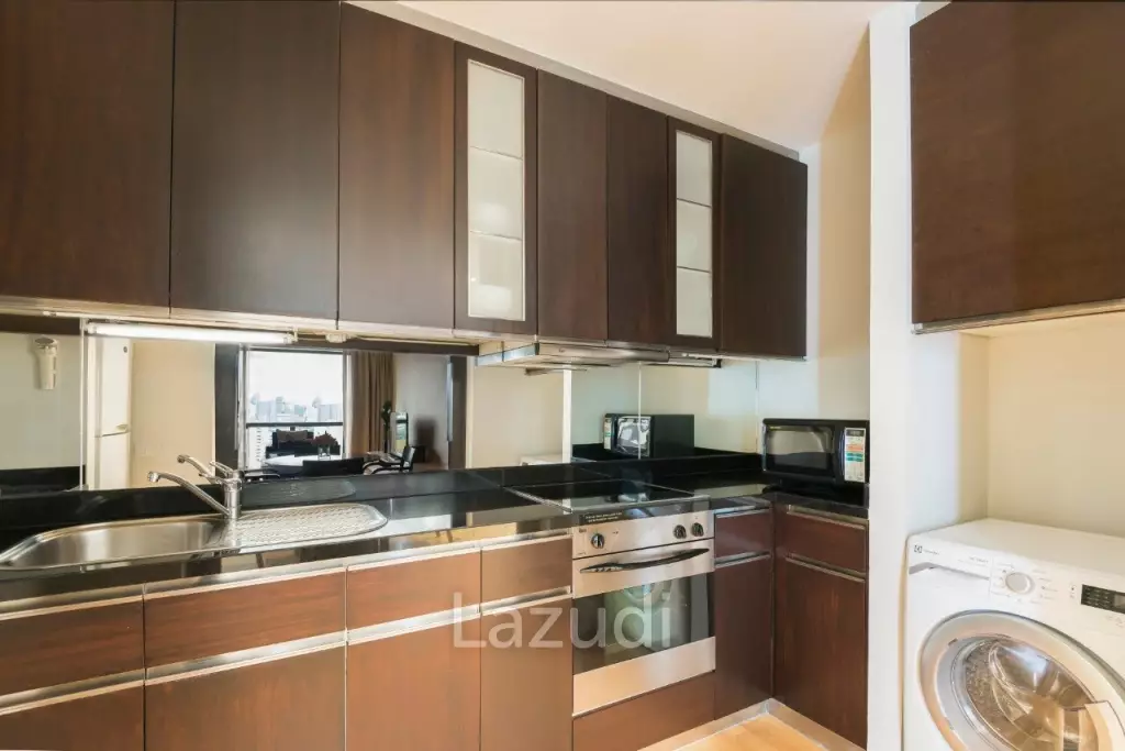 1 Bed 1 Bath 95 SQ.M. The Emporium Suites