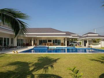 PALM POOL VILLAS : Luxury 5 Bed Pool Villa