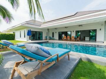 THE CLOUDS : Great Price 3 Bed pool villa