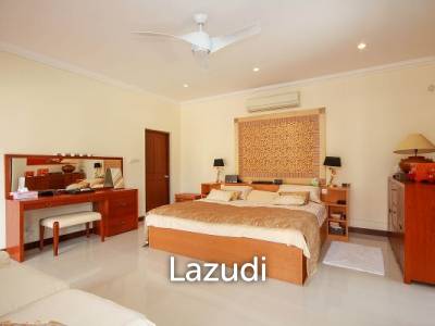 WATER GARDENS : Beautiful Design 3 Bed Pool Villa.