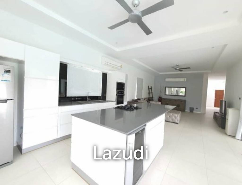 600 ตร.ม 3 เตียง 3 อาบน้ำ วิลล่า For ขาย