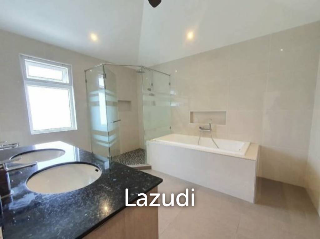 600 ตร.ม 3 เตียง 3 อาบน้ำ วิลล่า For ขาย