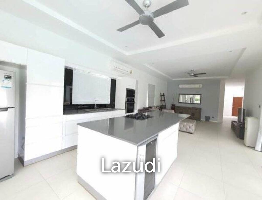 600 ตร.ม 3 เตียง 3 อาบน้ำ วิลล่า For ขาย