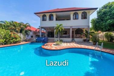 5 Bed 4 Bath Villa For Sale
