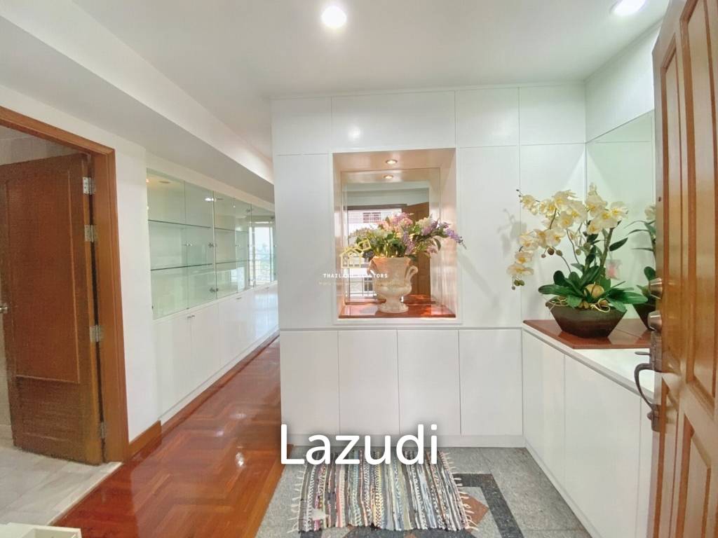 2 Bed 2 Bath 140 SQ.M. Royal Castle Sukhumvit