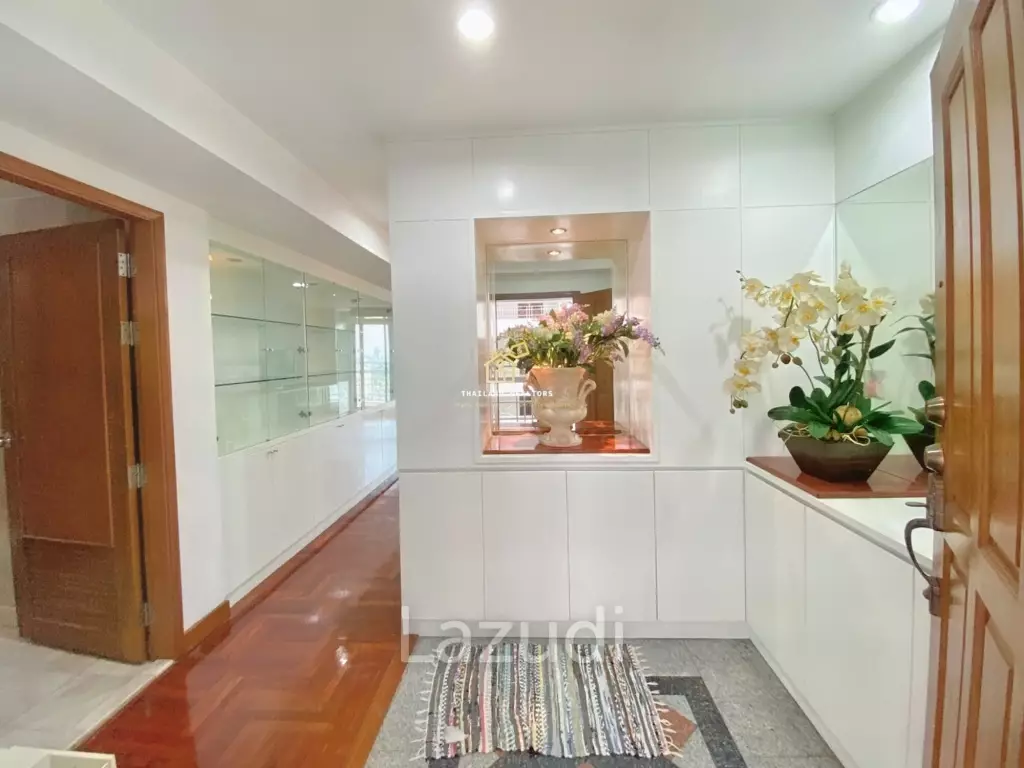 2 Bed 2 Bath 140 SQ.M. Royal Castle Sukhumvit