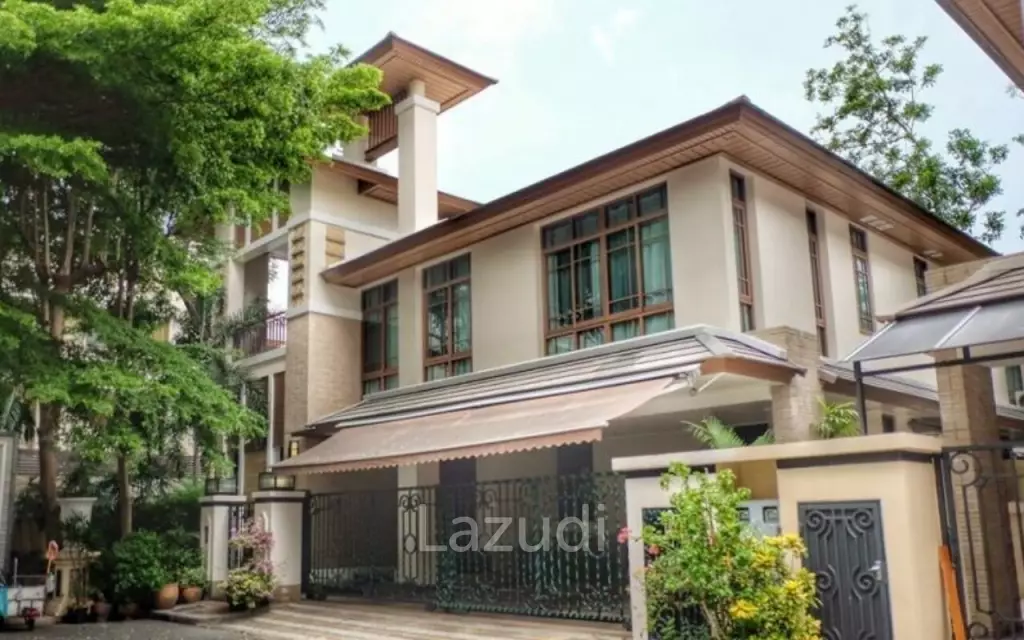 4 Bed 3 Bath  400 SQ.M Baan Sansiri Sukhumvit 67