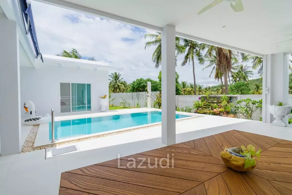Well Designed Modern 4 Bed pool Villa on large land plot and near the beach.