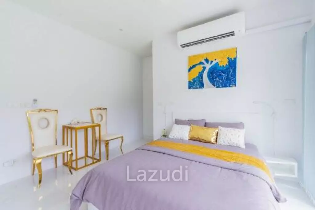 Well Designed Modern 4 Bed pool Villa on large land plot and near the beach.
