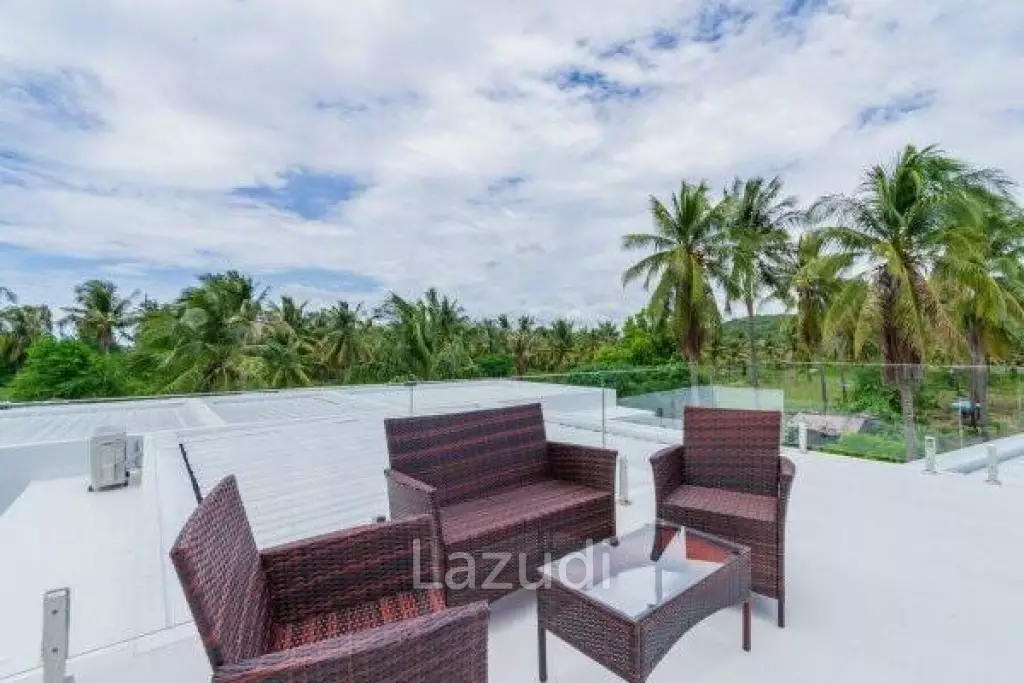 Well Designed Modern 4 Bed pool Villa on large land plot and near the beach.