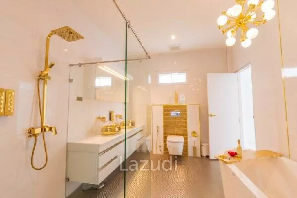 Well Designed Modern 4 Bed pool Villa on large land plot and near the beach.