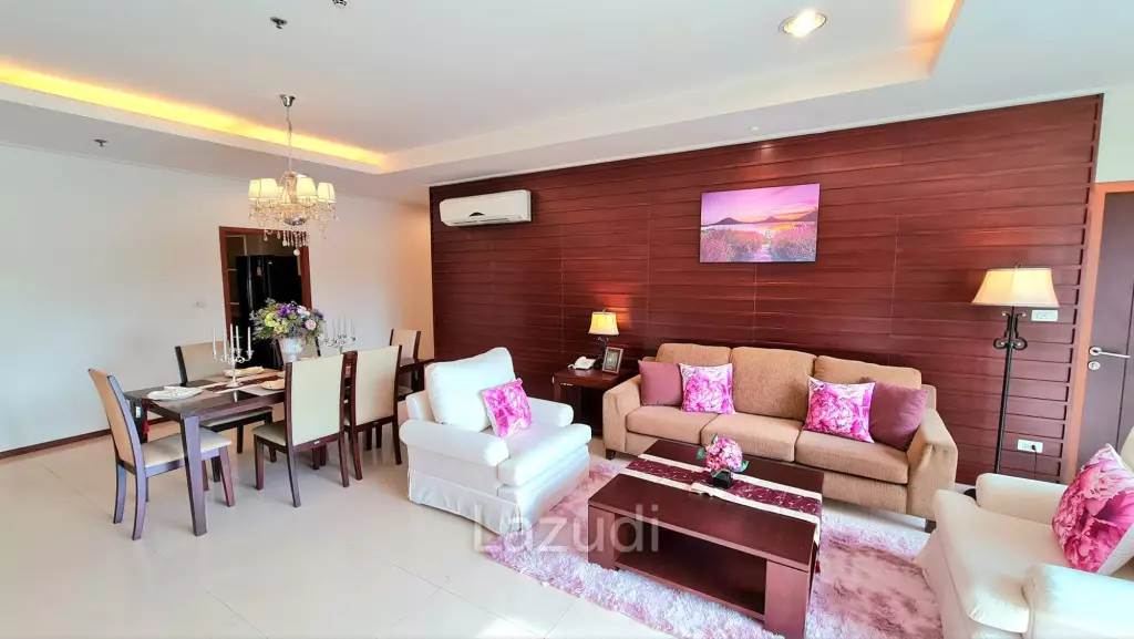 3 Bed 3 Bath 270 SQ.M Piyathip Place