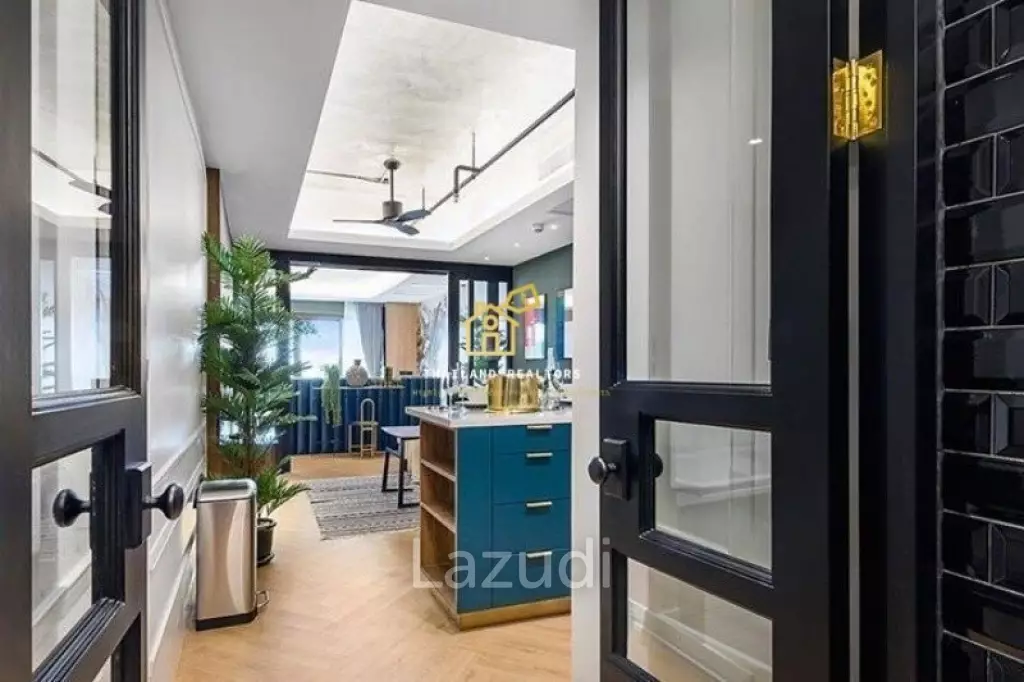 2 Bed 1 Bath 68 SQ.M. State Tower Condo