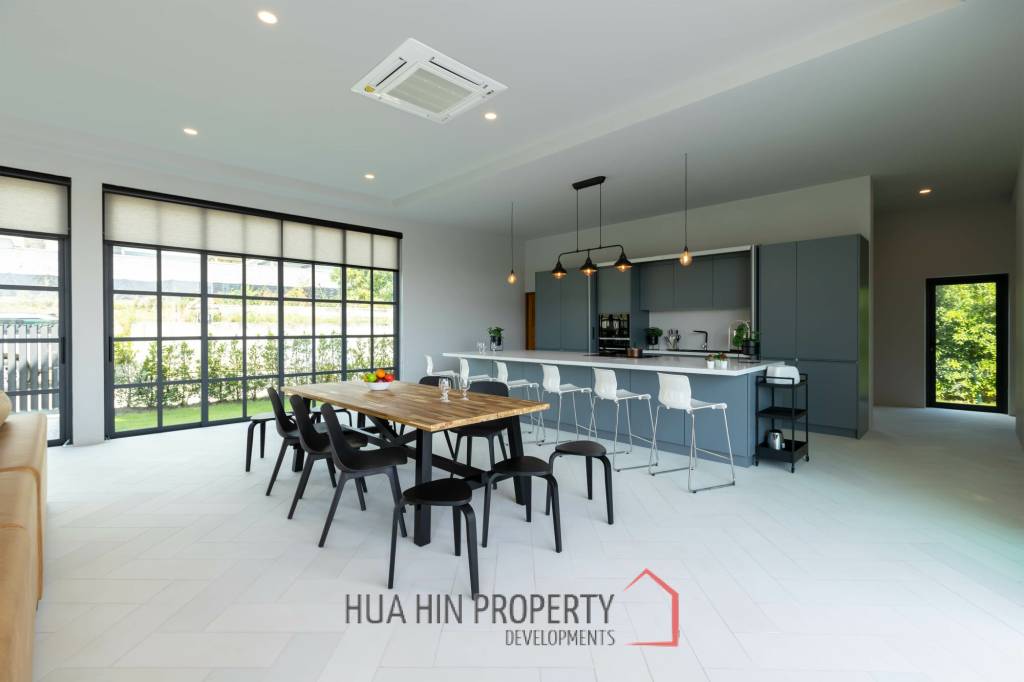 5 Bed 4 Bath 545 SQ.M Phu Montra K.Haad