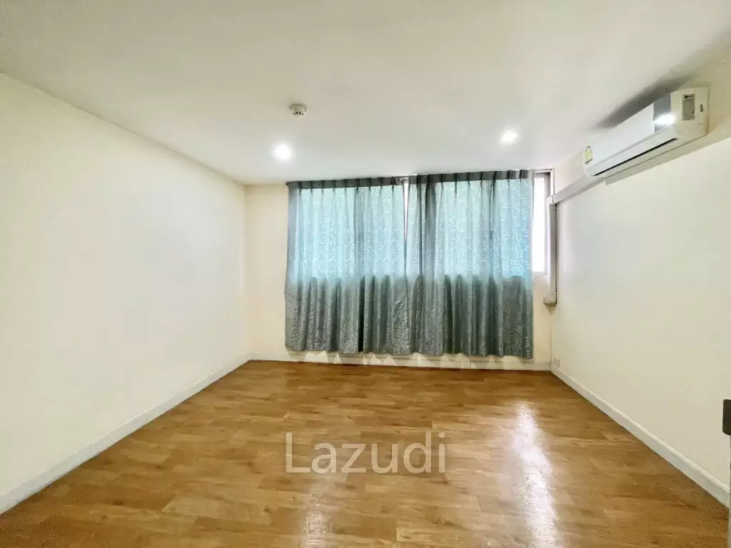 4 Bed 3 Bath 252 SQ.M Tai Ping Towers