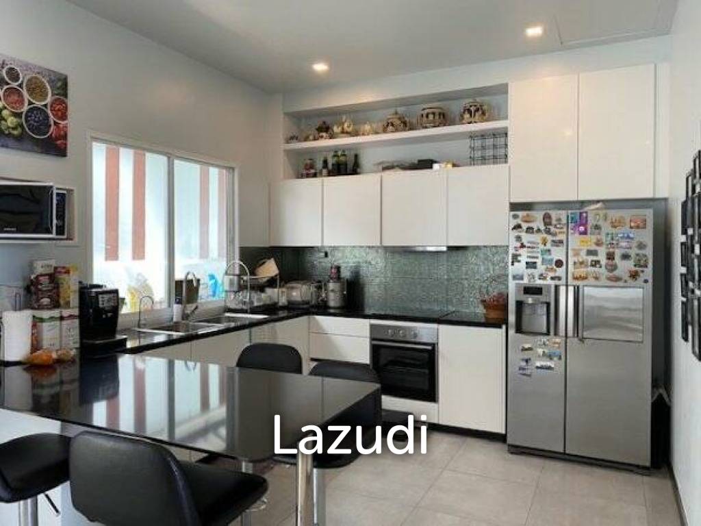 550 ตร.ม 3 เตียง 3 อาบน้ำ วิลล่า For ขาย