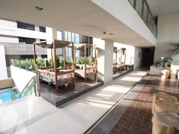 For sale, next to BTS, just 1 minute walk to Ideo Sathorn-Taksin condo.