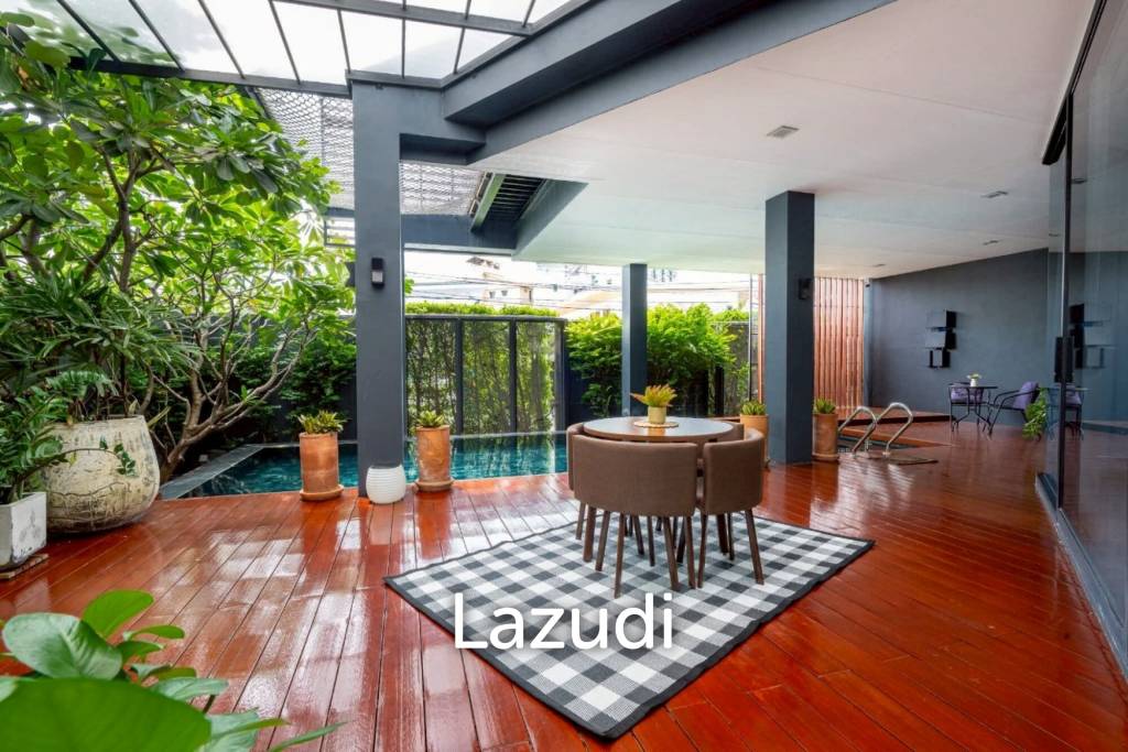 5 Bed 900 SQ.M Single House in Sukhumvit 71