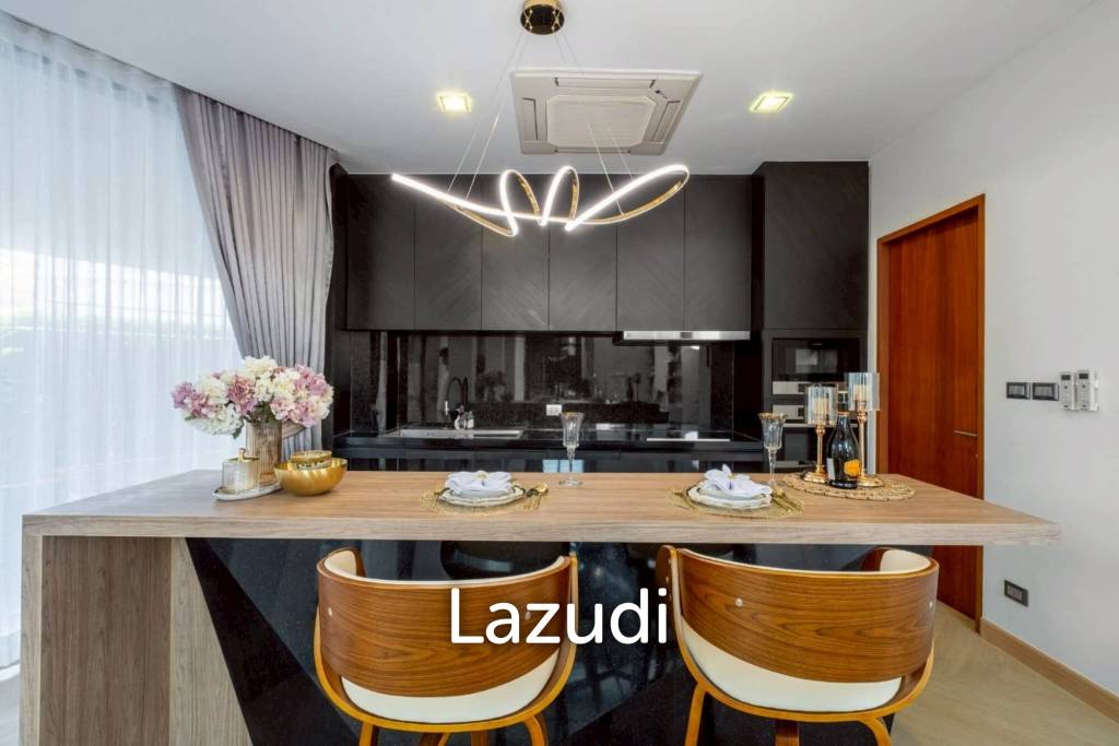 5 Bed 900 SQ.M Single House in Sukhumvit 71