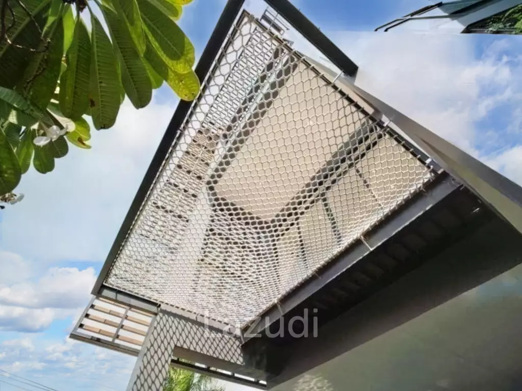 5 Bed 900 SQ.M Single House in Sukhumvit 71