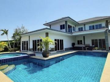 Great Design and Quality 5 Bed 2 Storey Pool Villa near Town and Beaches