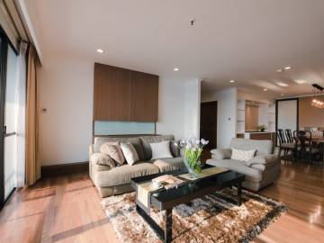3 Bed 220 SQ.M. Mayfair Garden - Renovated