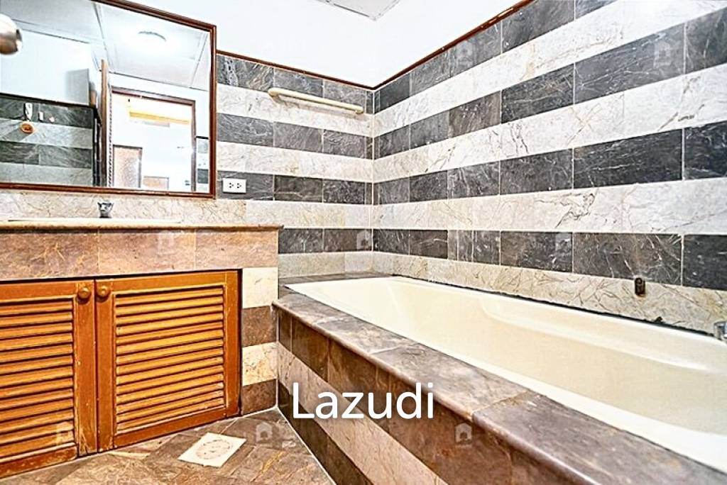 1 Bedroom 1 Bathroom 58 SQ.M. Sukhumvit Suites
